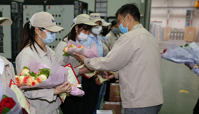 >男神登場(chang)，願望實現(xian)！